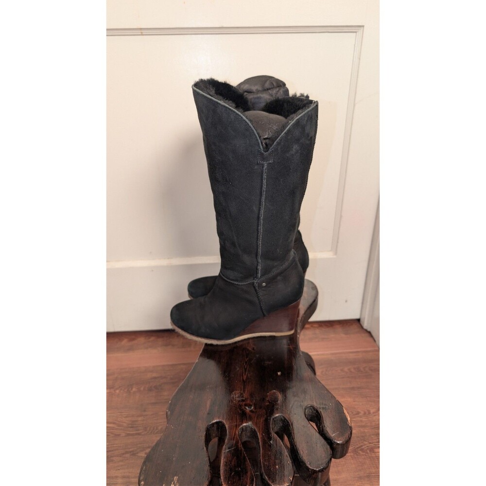 UGG Wedge 70’s Style Boots -Black Suede w/Real Shearling Lining-Women's Size 8
